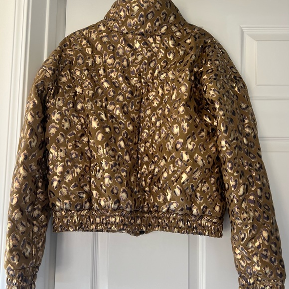 Koral Cheetah Cropped jacket with front zipper and side pockets - Picture 4 of 4